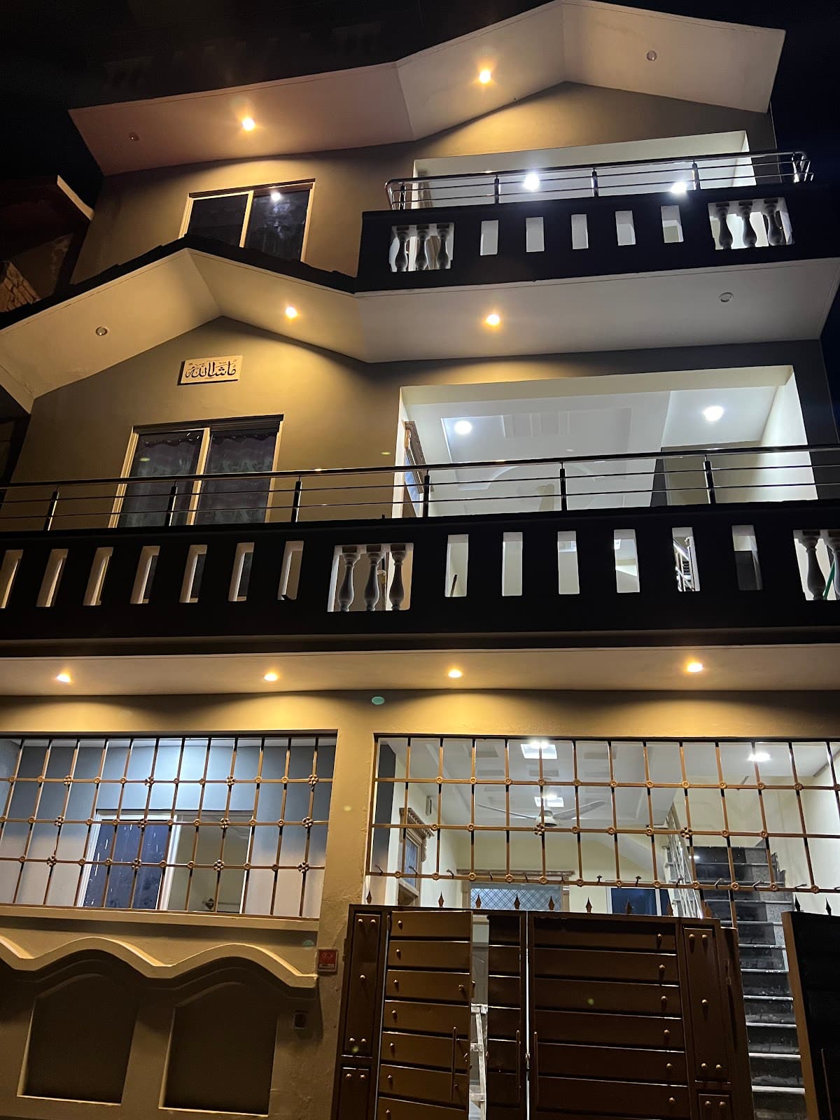 Wania's Girls Hostel Gulberg photo