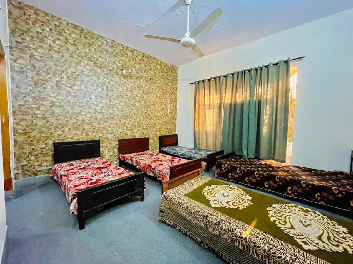 Asma Girls Hostel I-10 Islamabad – Near IIUI Fast Iqra& NUML photo