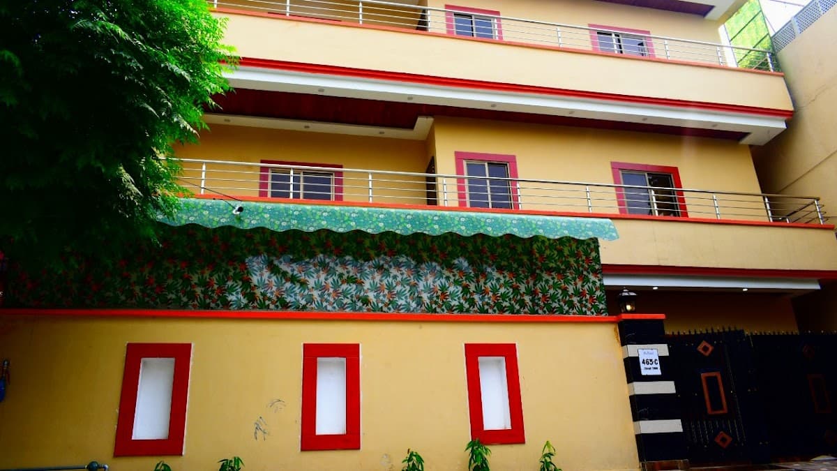 110 girls hostel photo