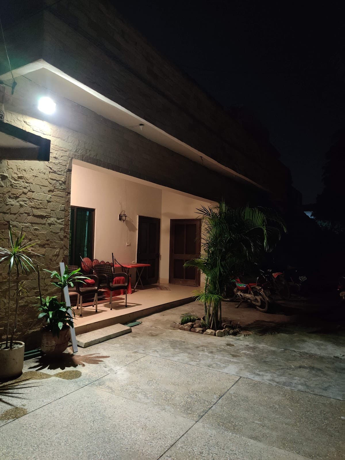 Model town Malik Hostel(boys) photo