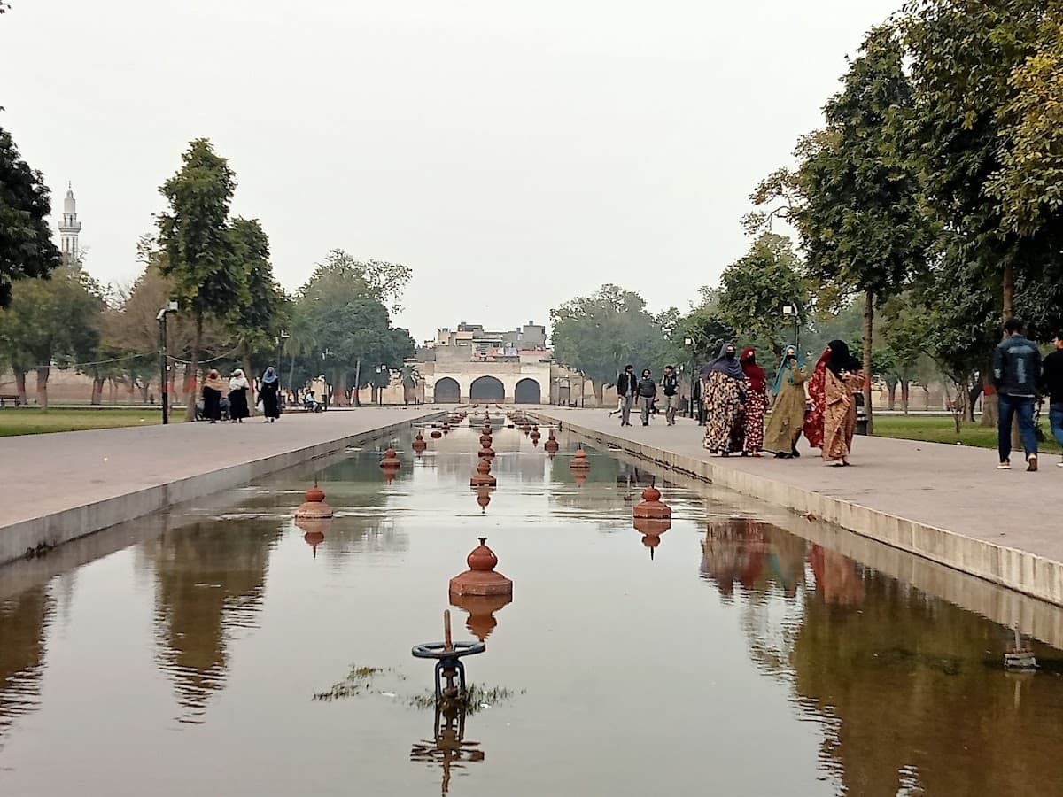 Five Giants Homestay Lahore photo