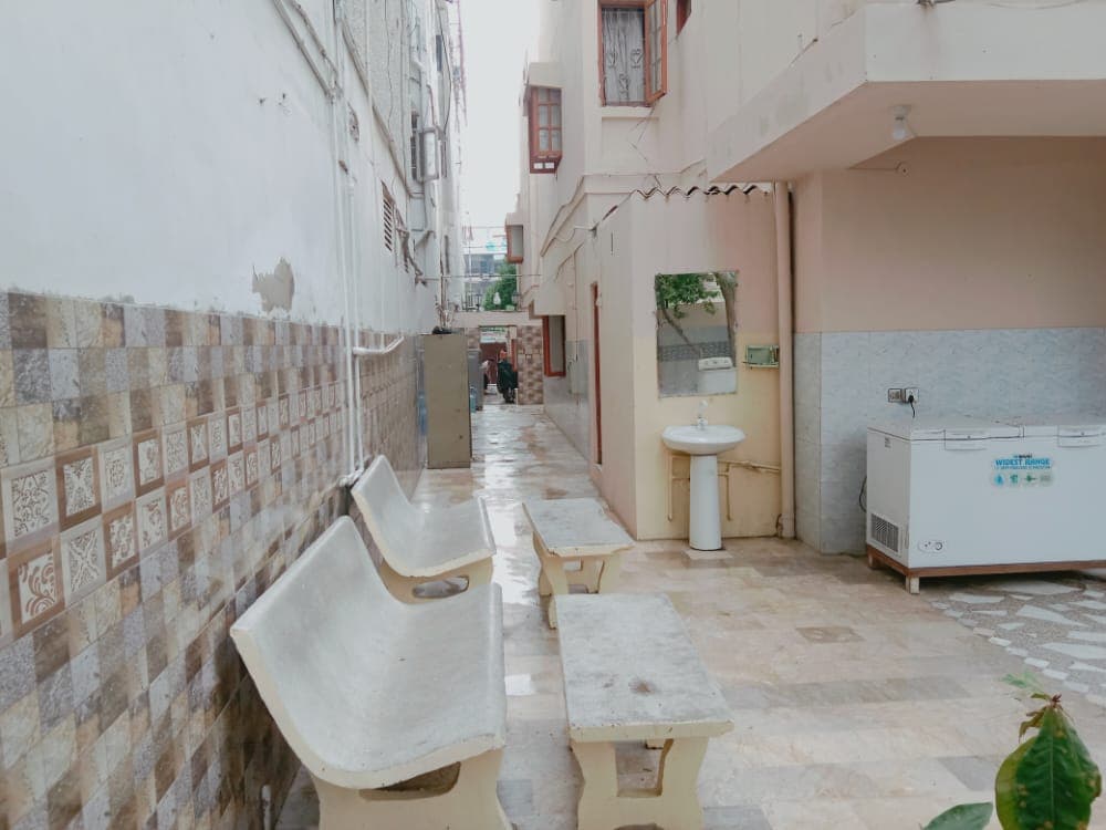 Al-Haq Boys Hostel photo