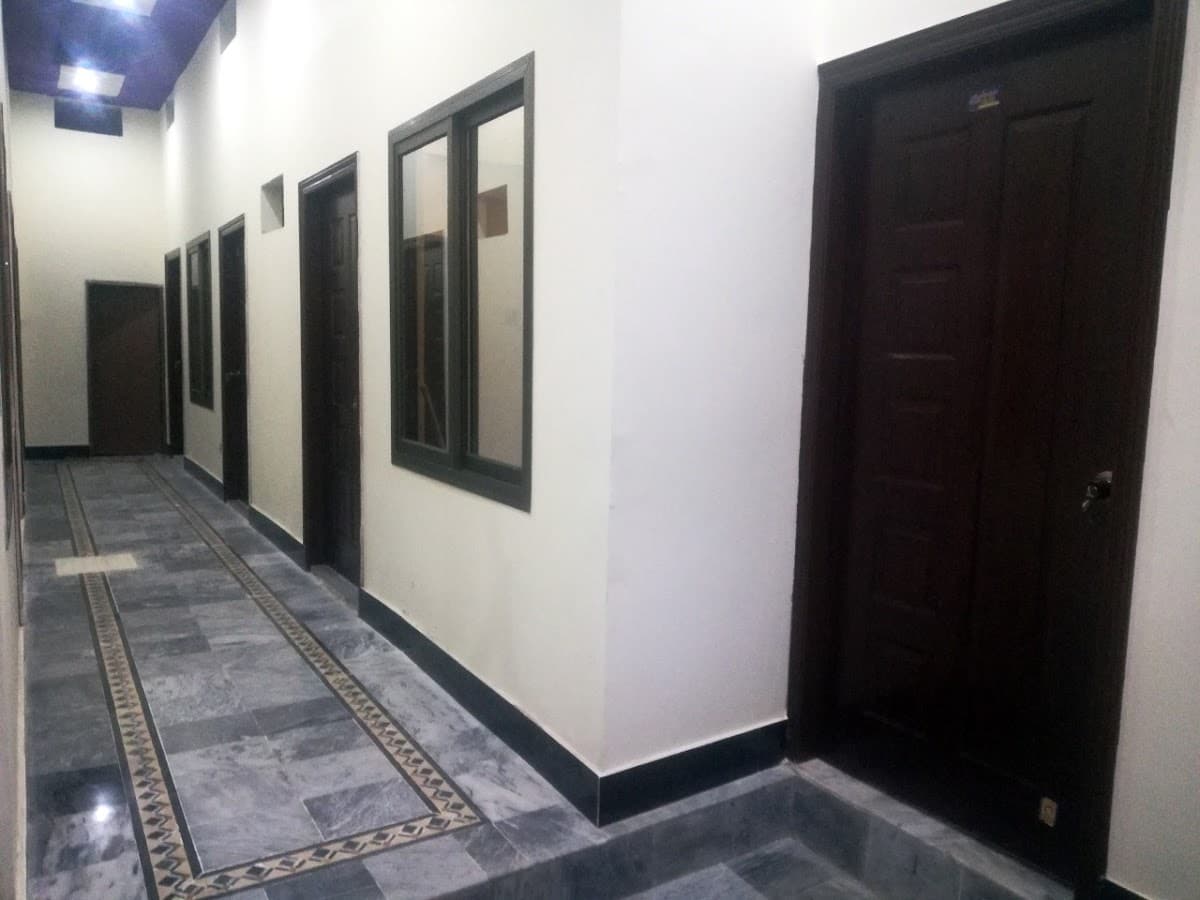 Qamar Hostel photo